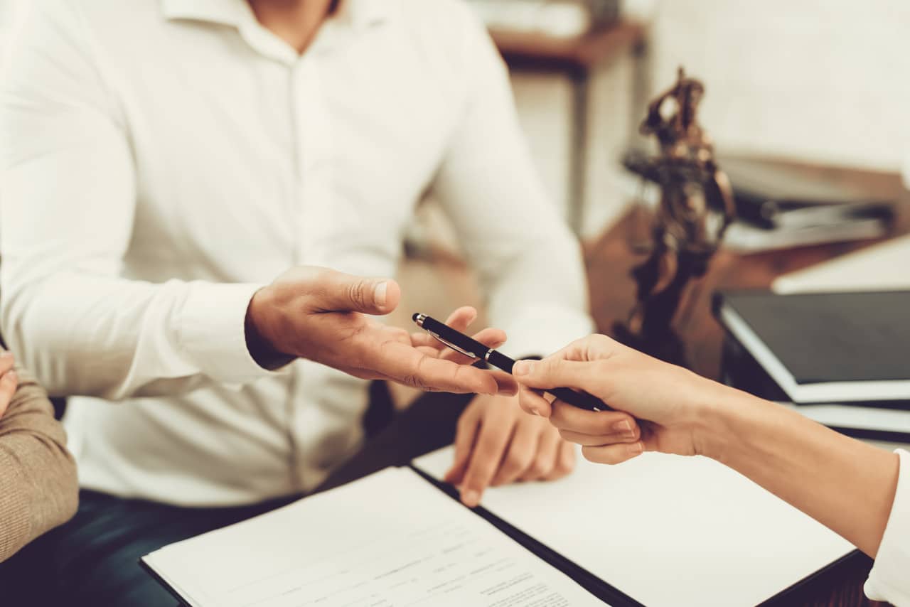 Contacter un notaire immobilier pourquoi fairee